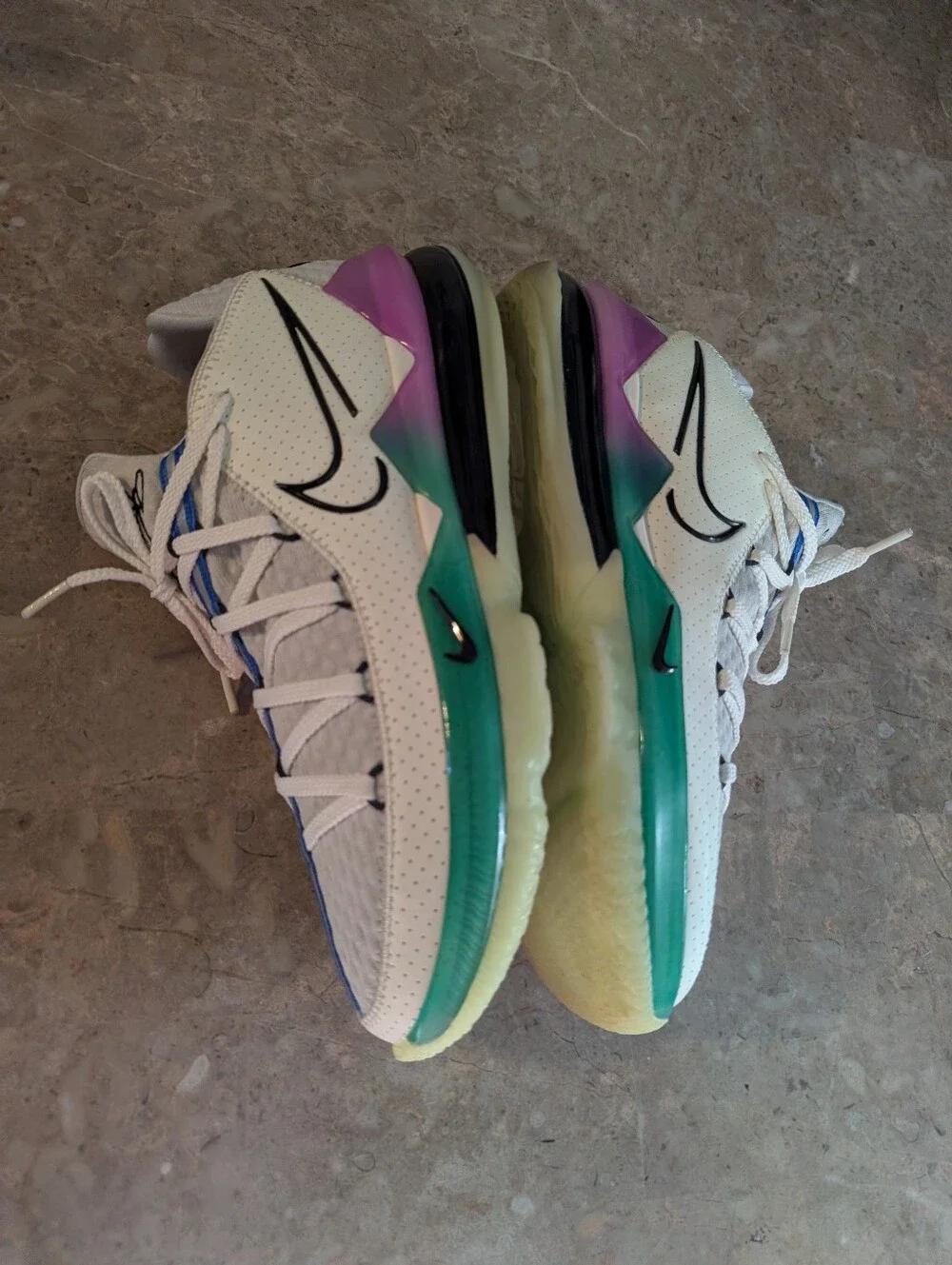 Nike LeBron 17 XV111 Spruce White (2020) Glow In The Dark Men's Size 11 No Box